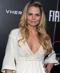 Грудь Дженнифер Моррисон (Jennifer Morrison)