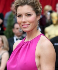 Грудь Джессики Бил (Jessica Biel)