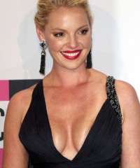 Грудь Кэтрин Хейгл (Katherine Heigl)